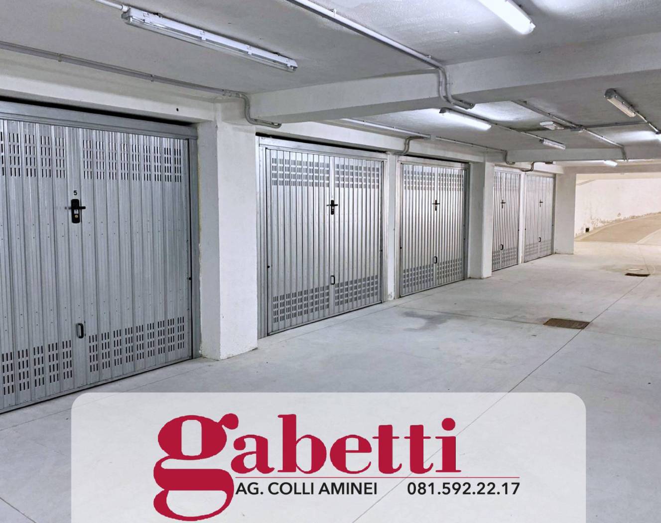 Box/Garage 15mq in vendita a Napoli