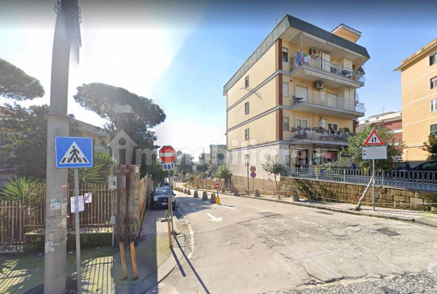 Box/Garage 15mq in vendita a Napoli