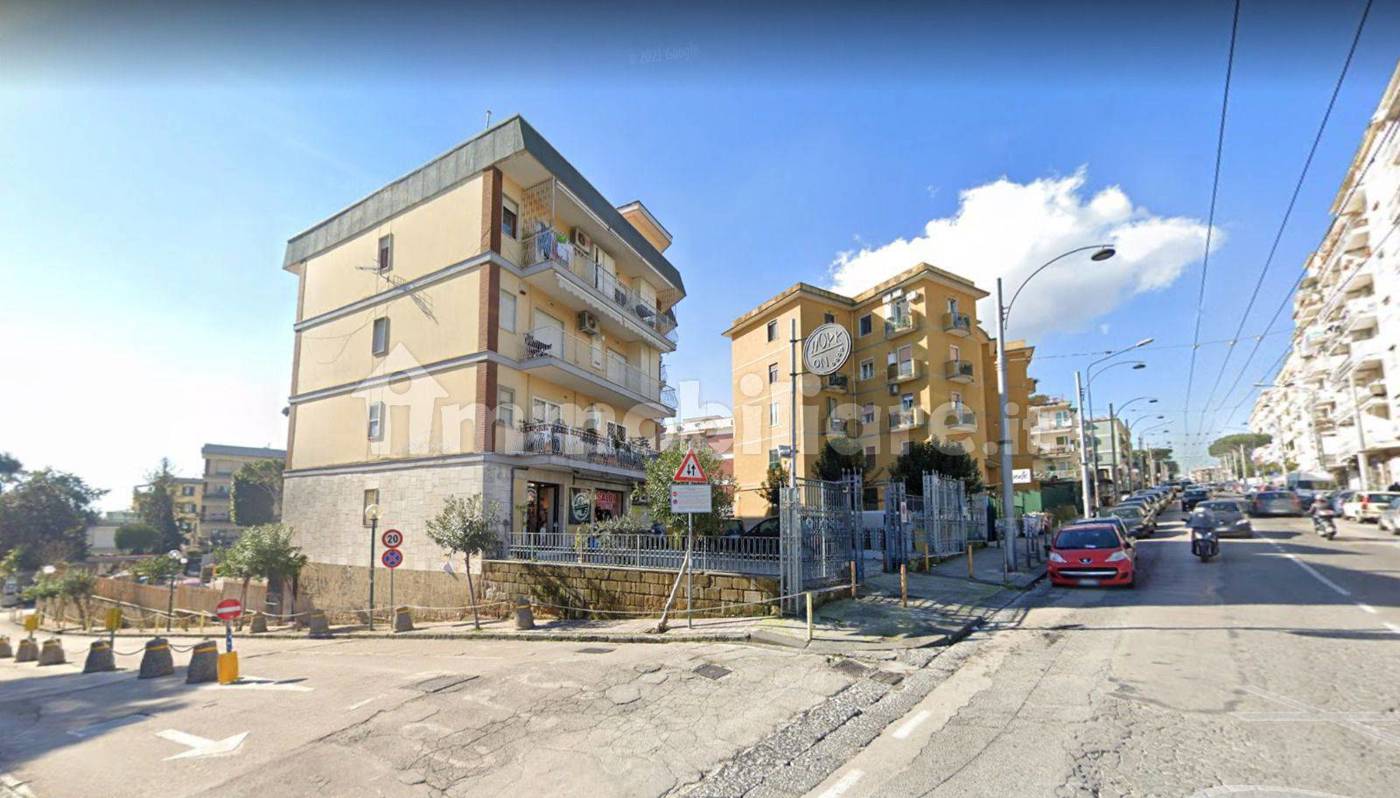 Box/Garage 15mq in vendita a Napoli