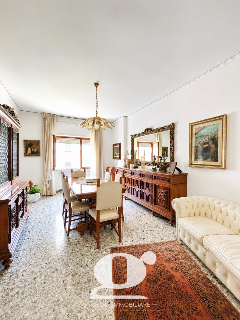 Quadrilocale in vendita a Napoli