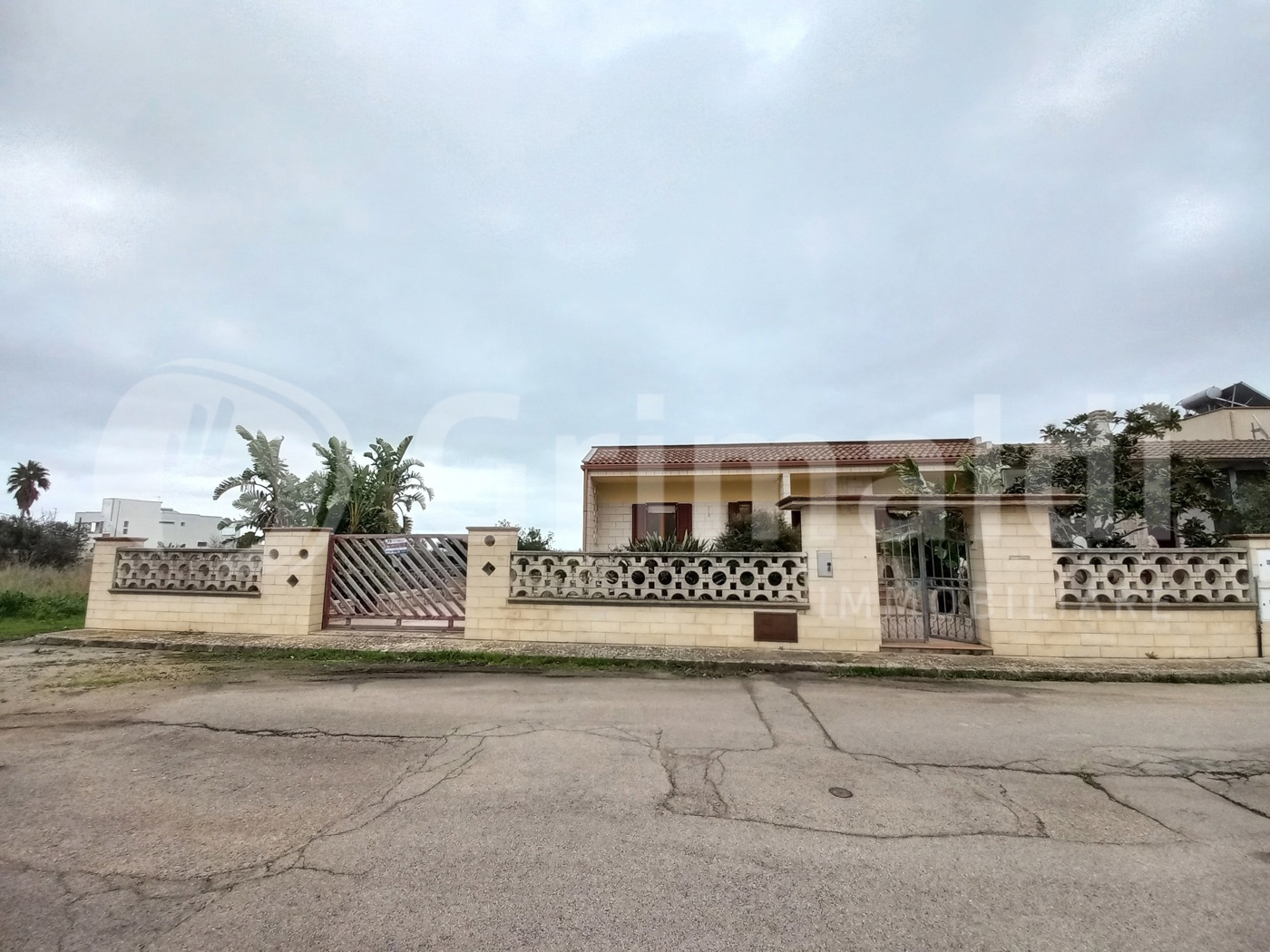 Casa indipendente con giardino a Collepasso