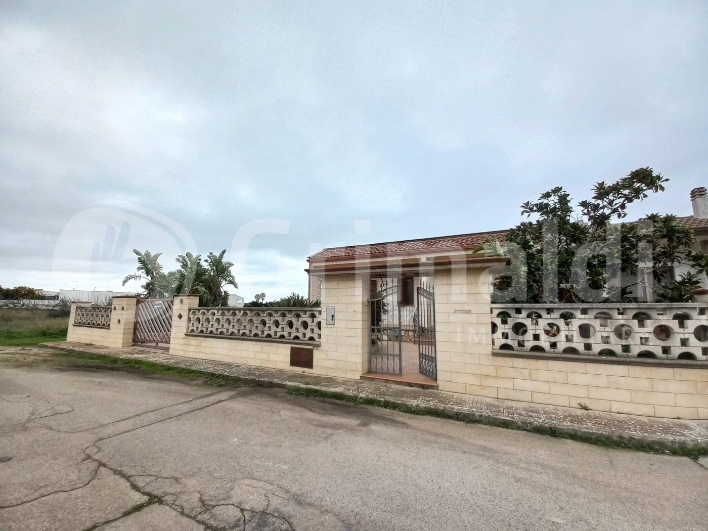 Casa indipendente con giardino a Collepasso