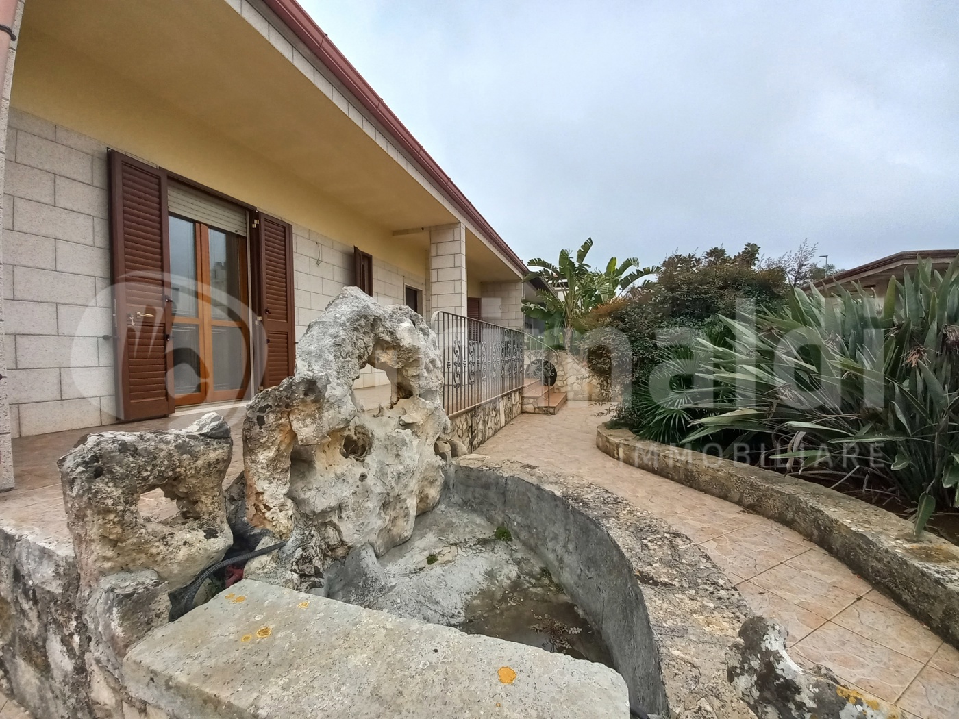 Casa indipendente con giardino a Collepasso