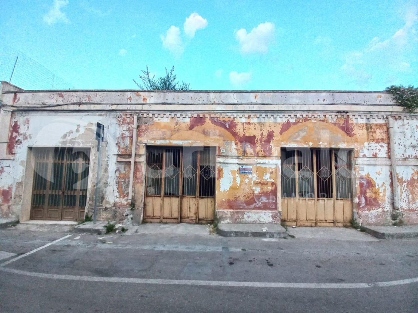 Magazzino in vendita a Taviano