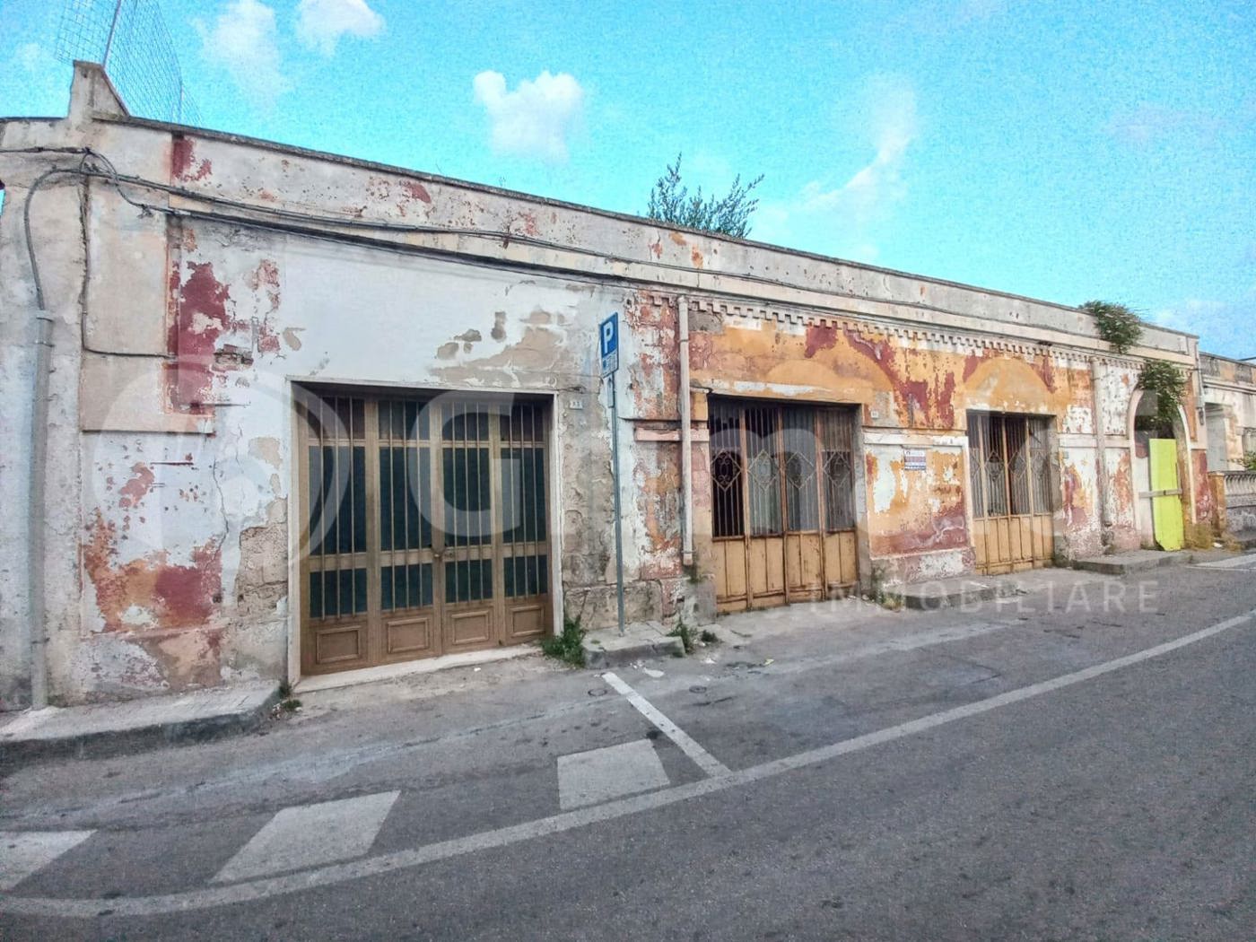 Magazzino in vendita a Taviano