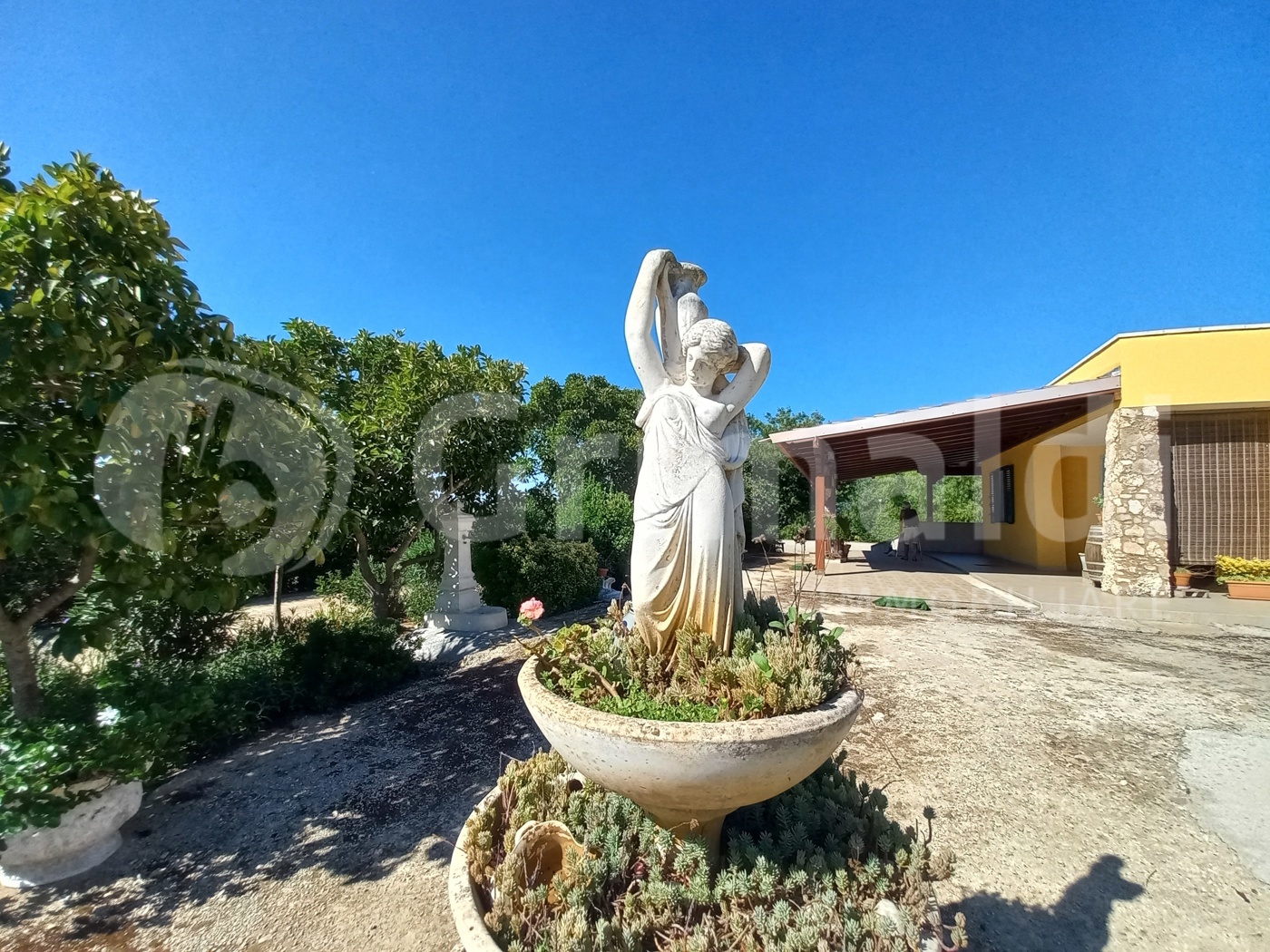 Villa con giardino a Melissano