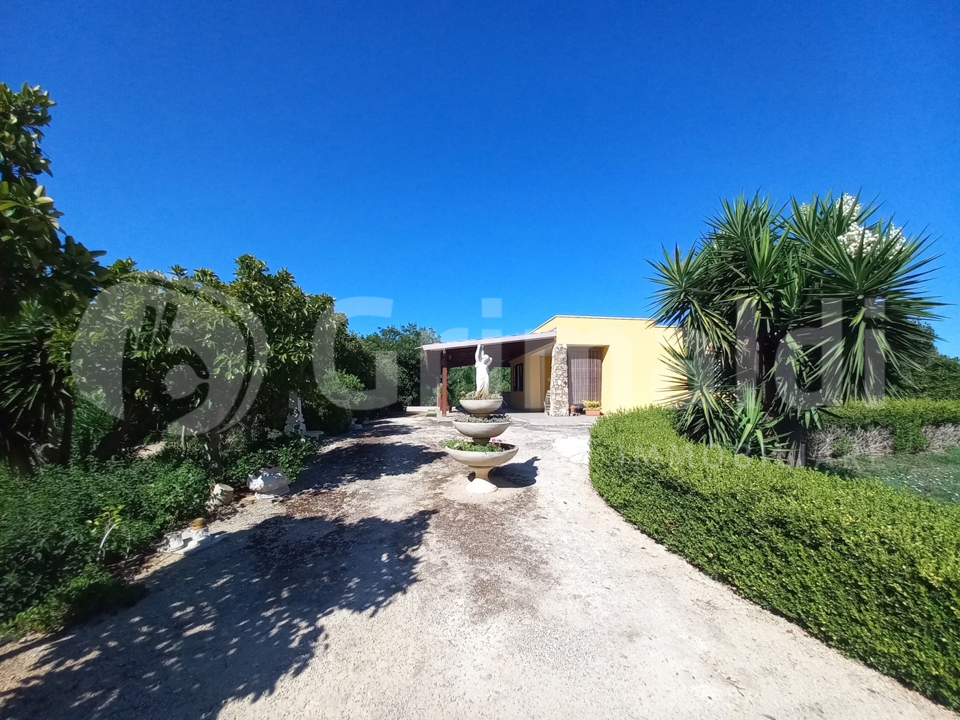 Villa con giardino a Melissano