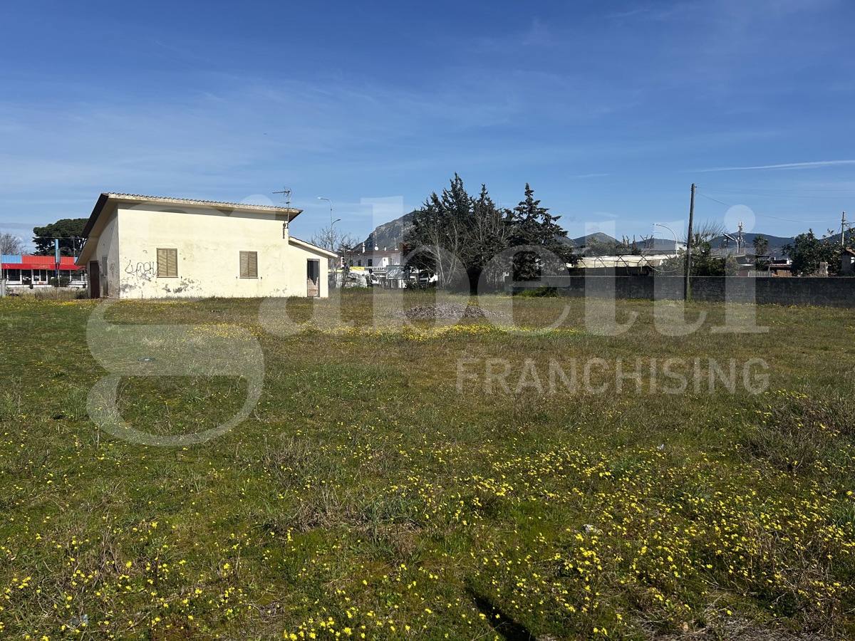 Casa indipendente con giardino a Terracina