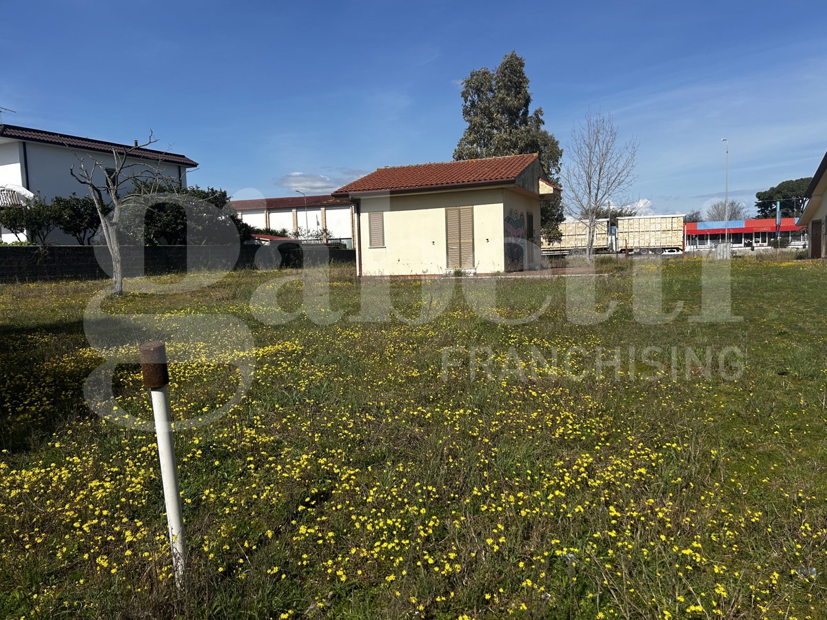 Casa indipendente con giardino a Terracina