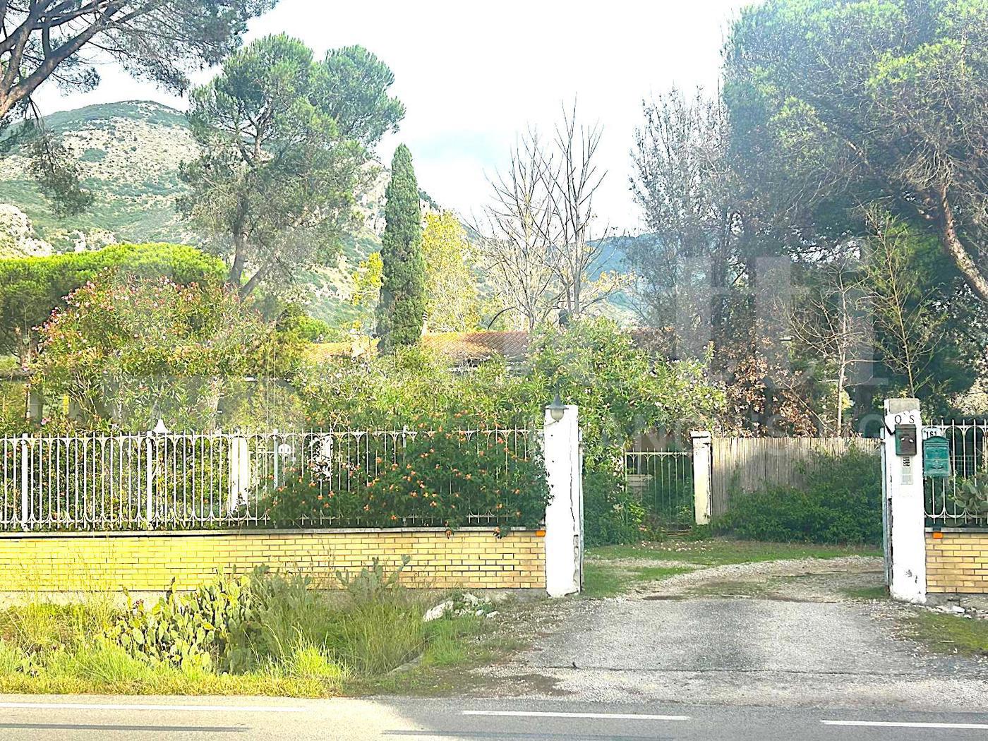 Appartamento con giardino a Fondi