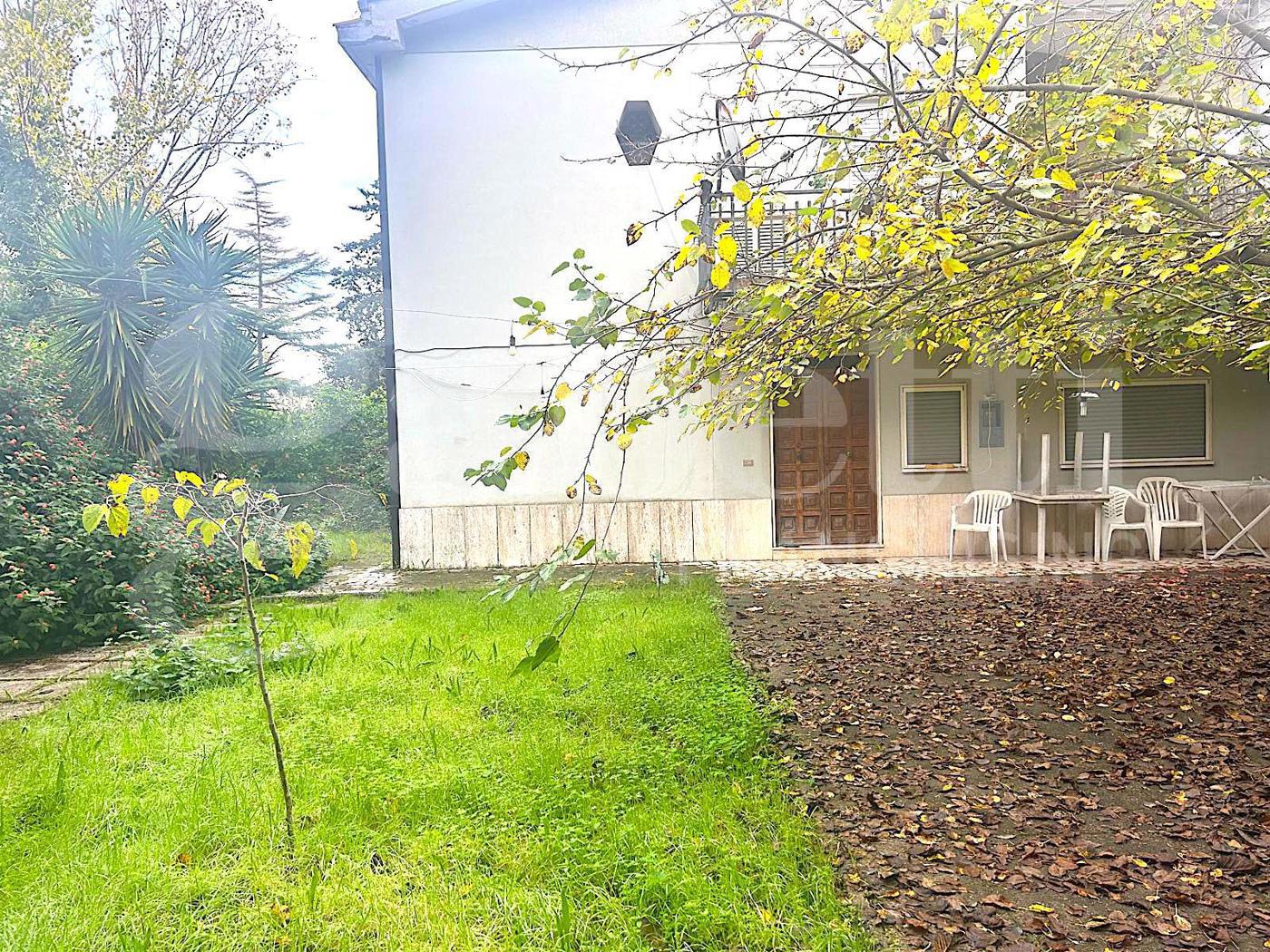 Appartamento con giardino a Fondi