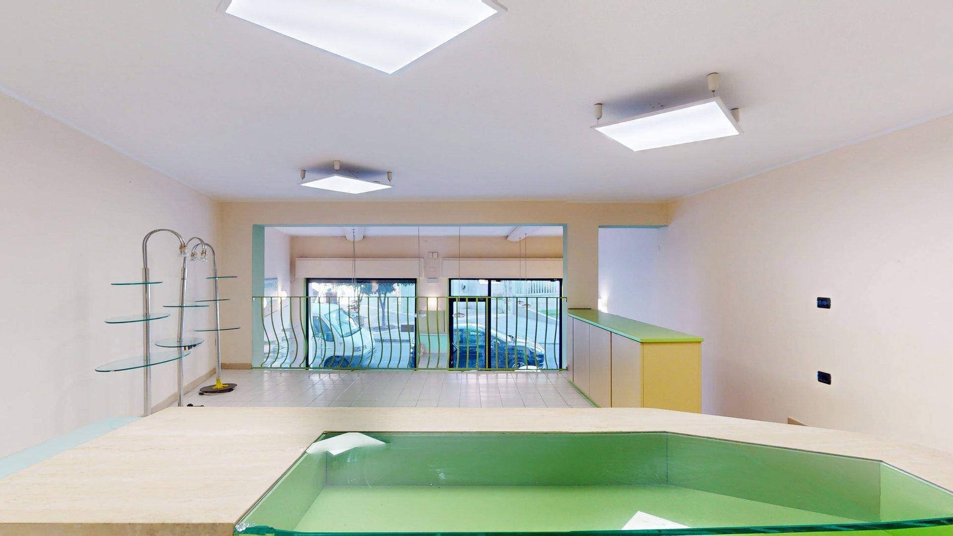 Locale commerciale in vendita a Quartu Sant'Elena, Centro Storico