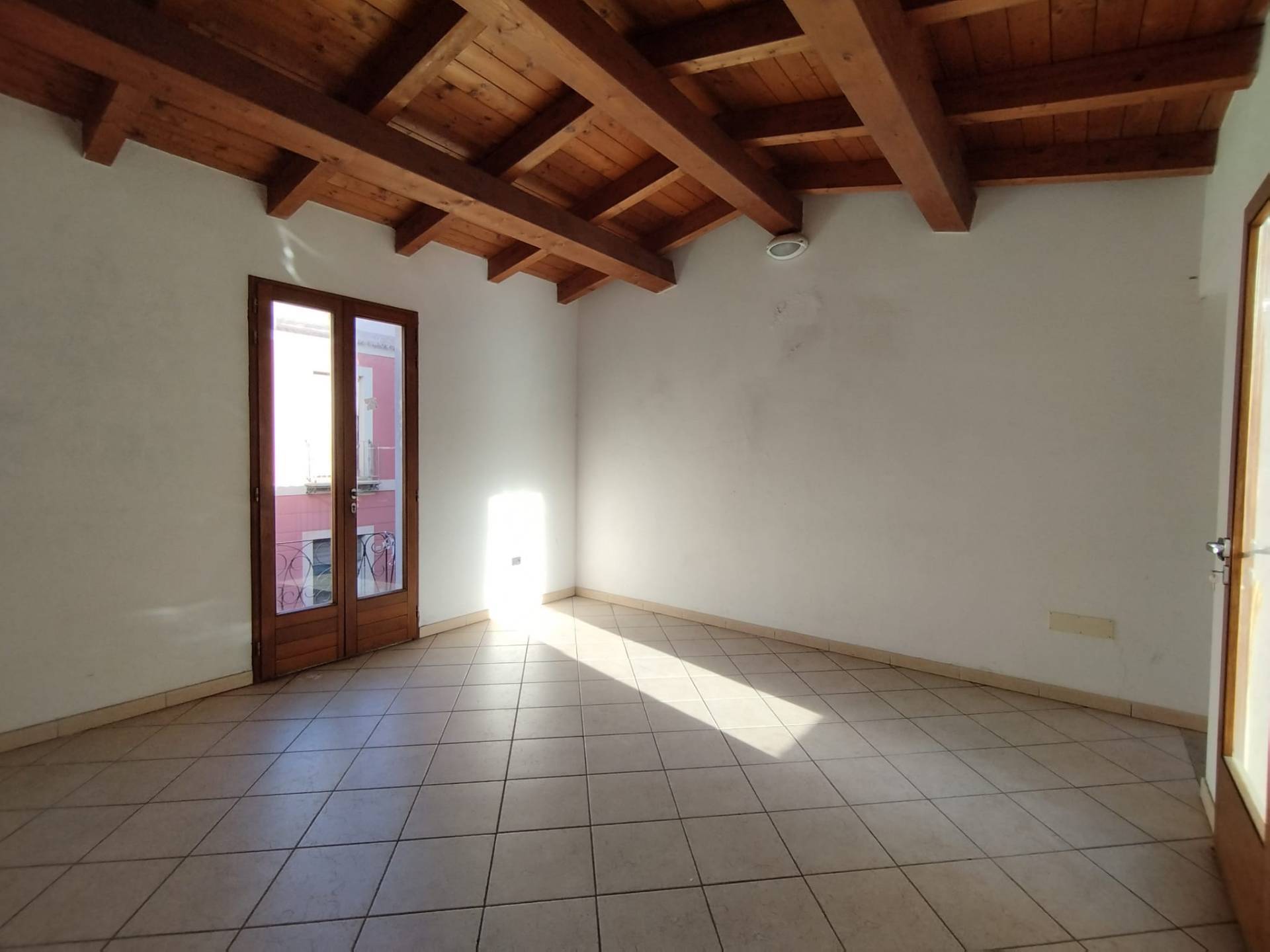 Locale commerciale in vendita a Gonnosfanadiga