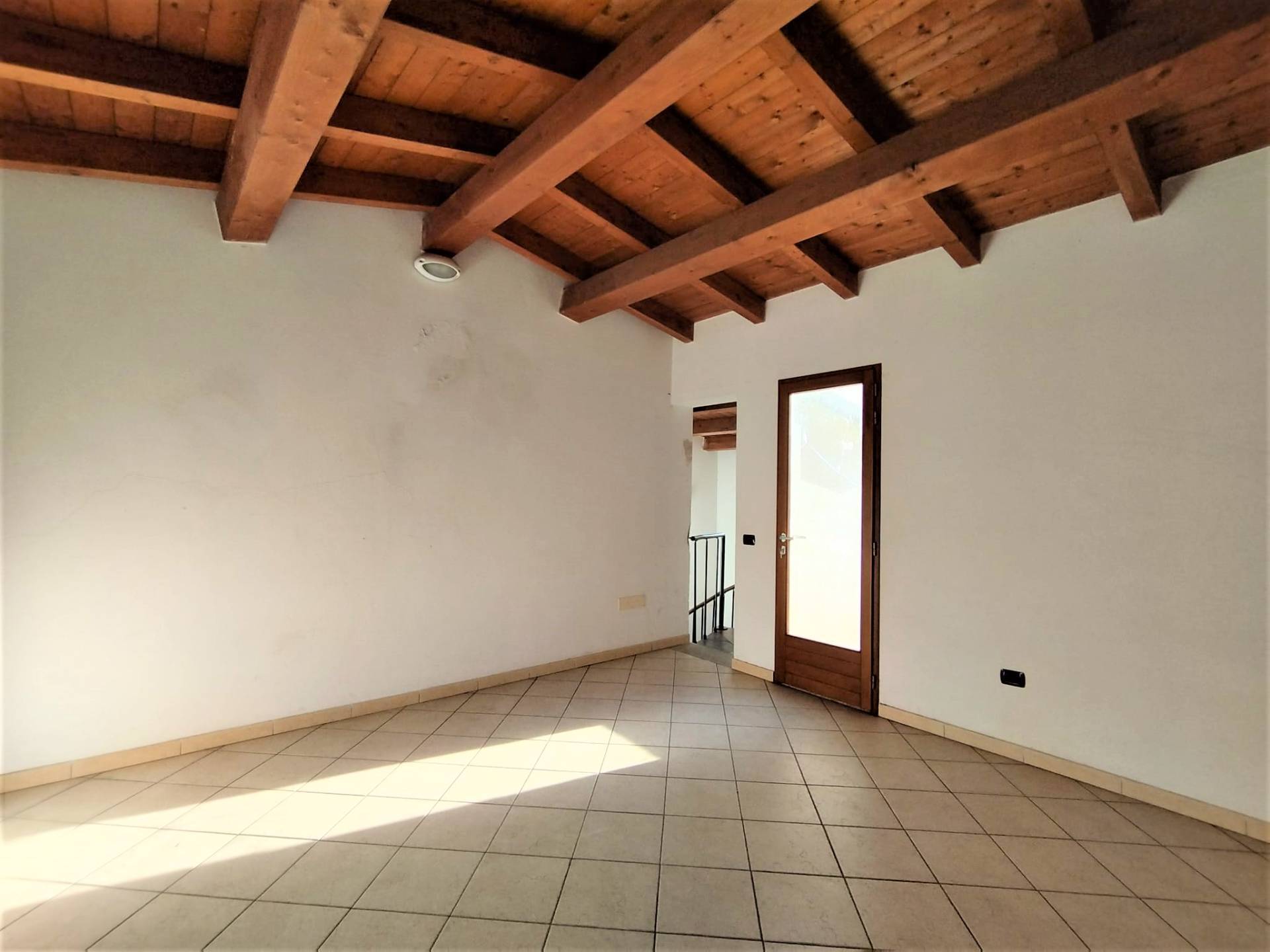 Locale commerciale in vendita a Gonnosfanadiga