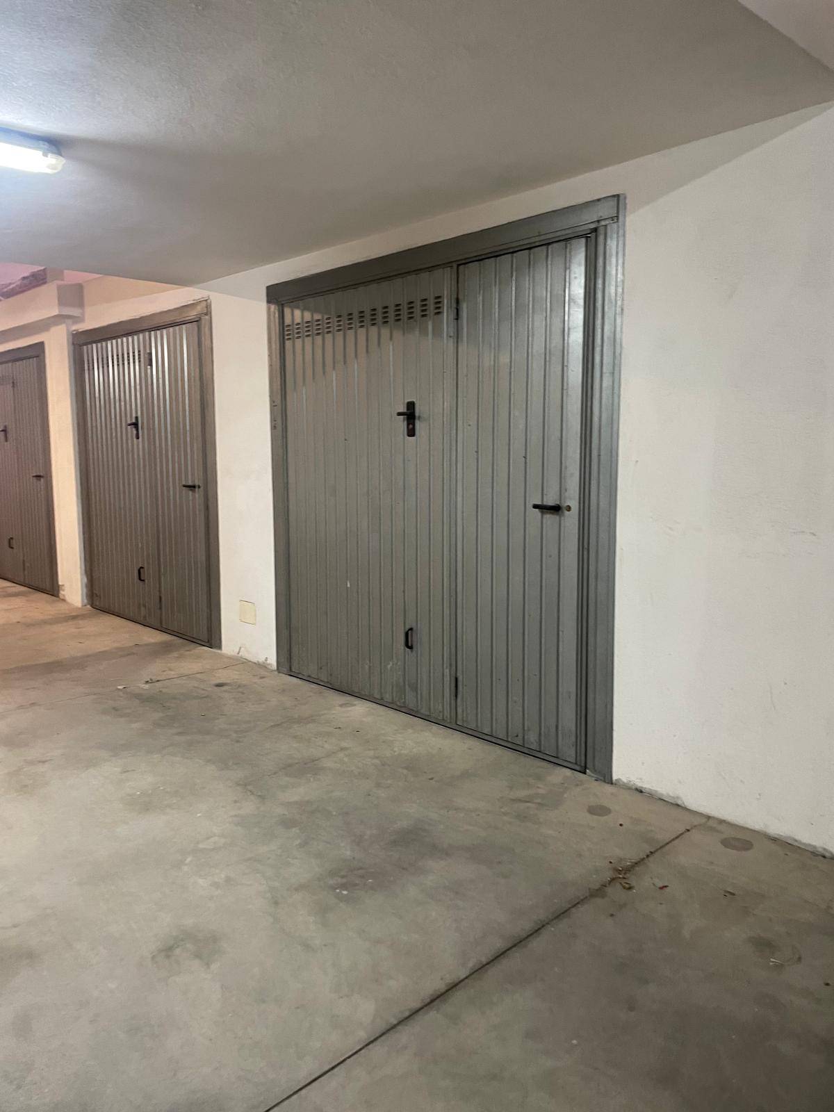 Deposito commerciale in vendita a Cagliari, Pirri