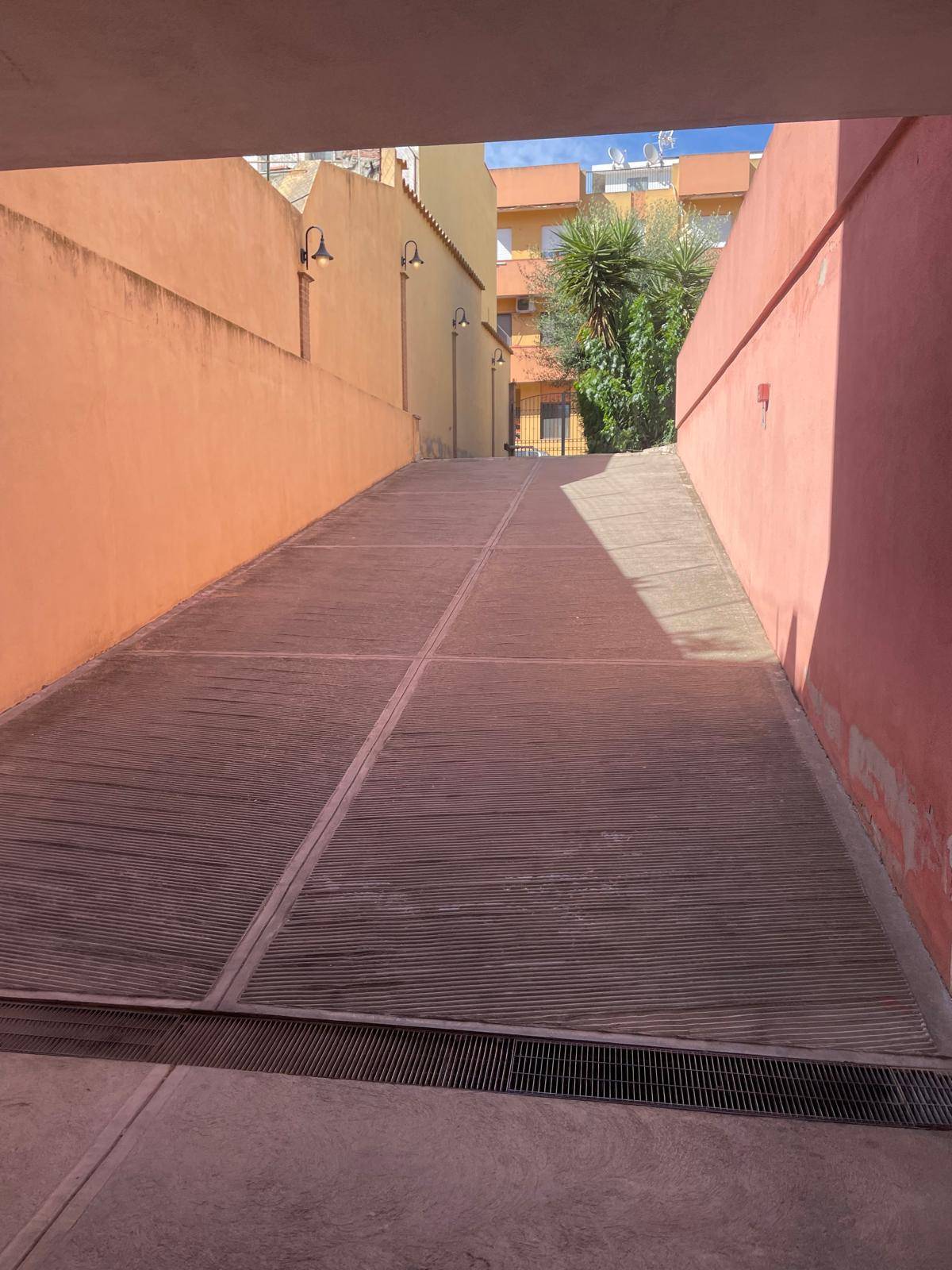 Deposito commerciale in vendita a Cagliari, Pirri