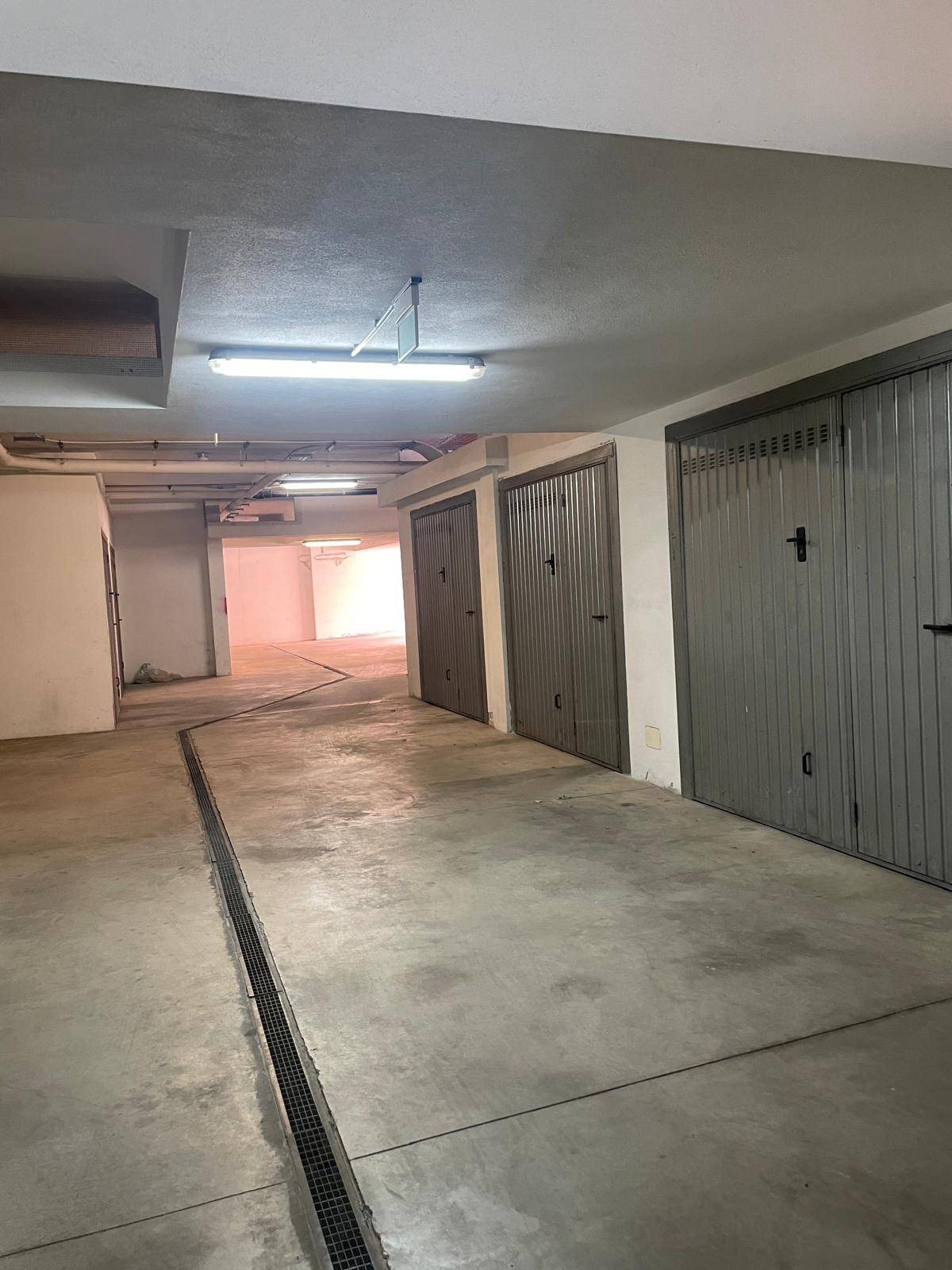 Deposito commerciale in vendita a Cagliari, Pirri