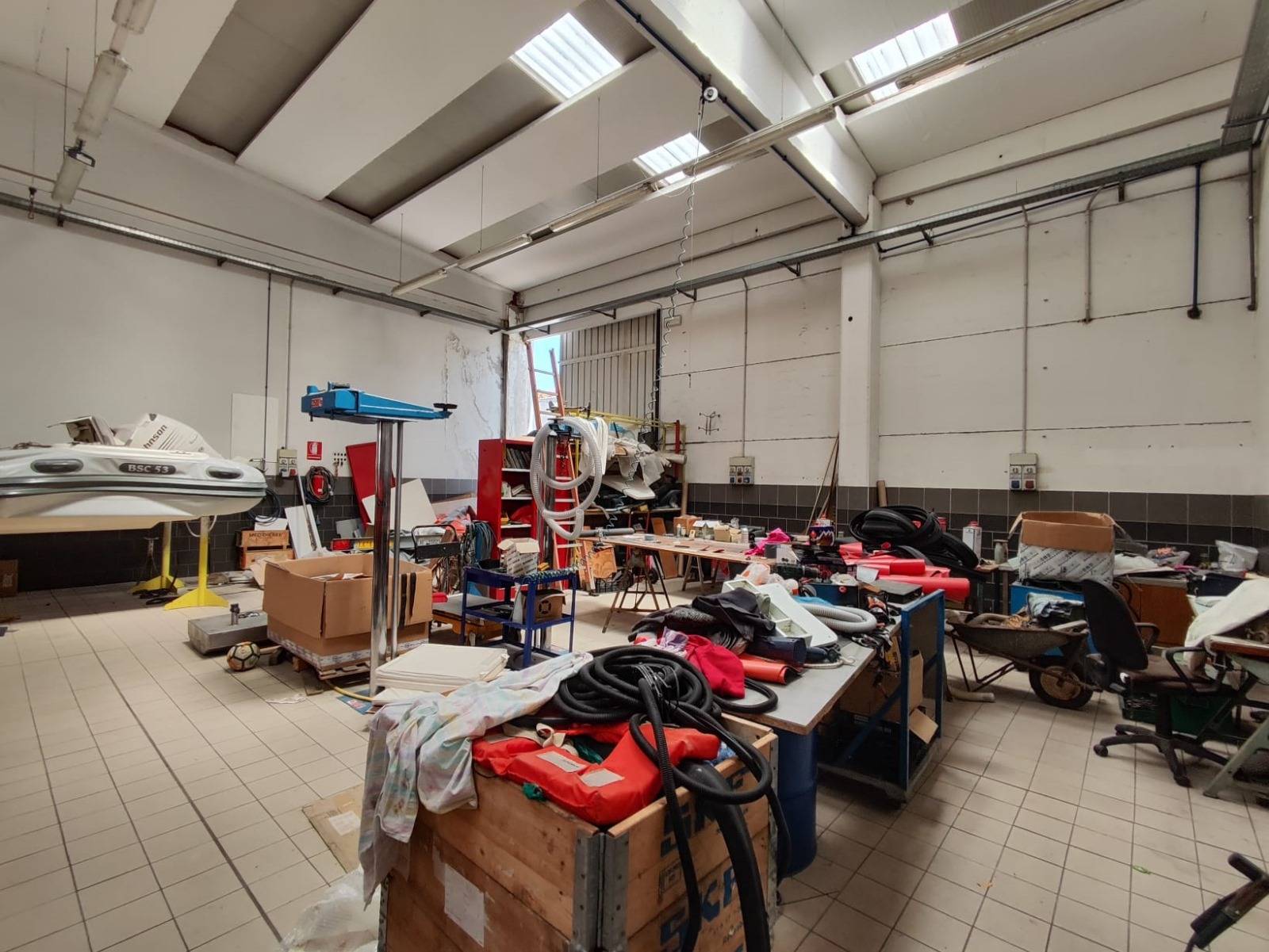 Capannone in vendita a Cagliari