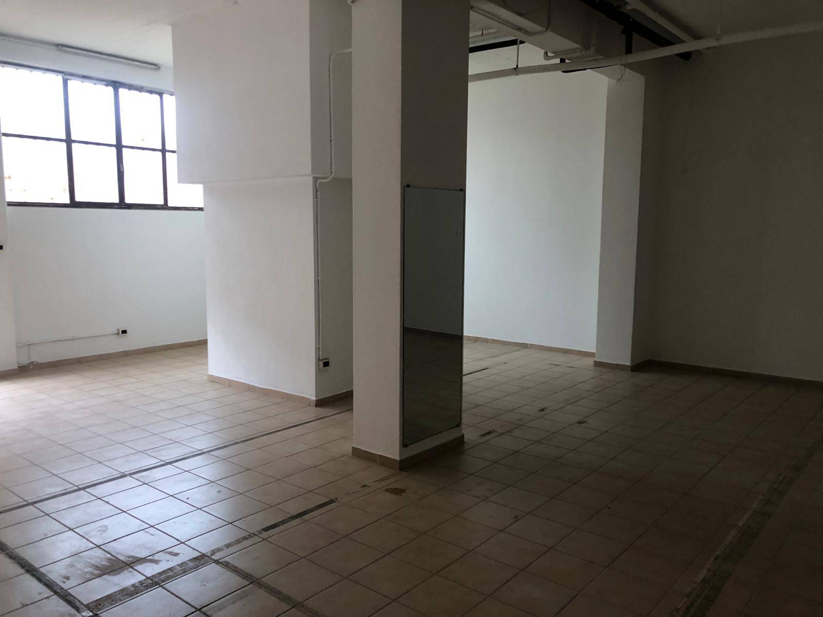 Deposito commerciale in affitto a Quartu Sant'Elena, Sant'Antonio