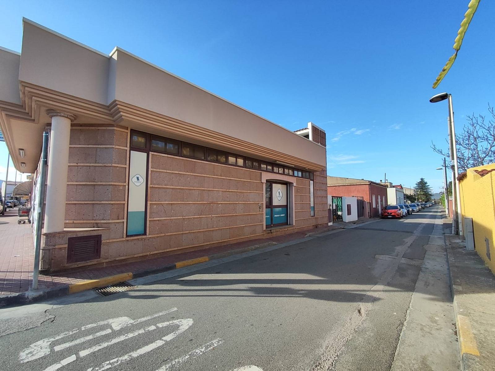 Attivit commerciale in vendita a Pula