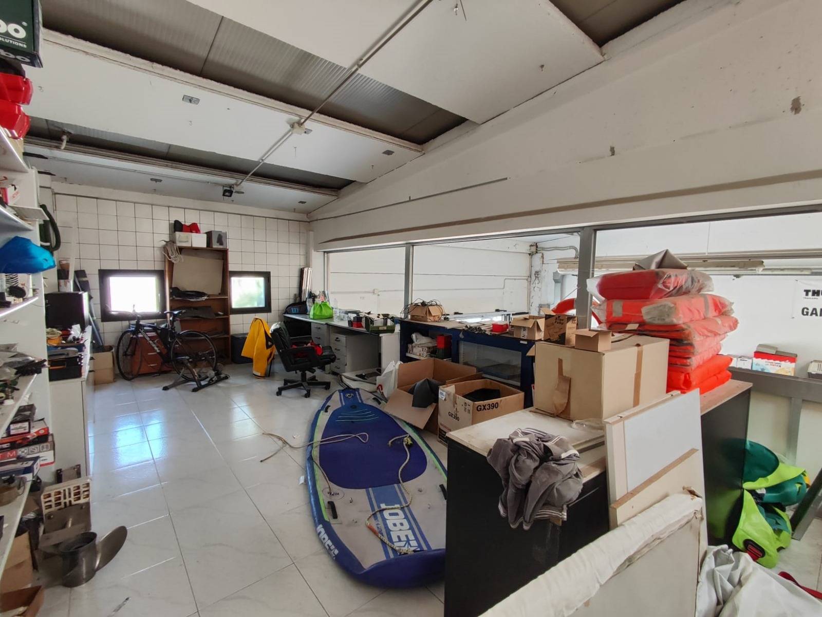 Capannone in vendita a Cagliari