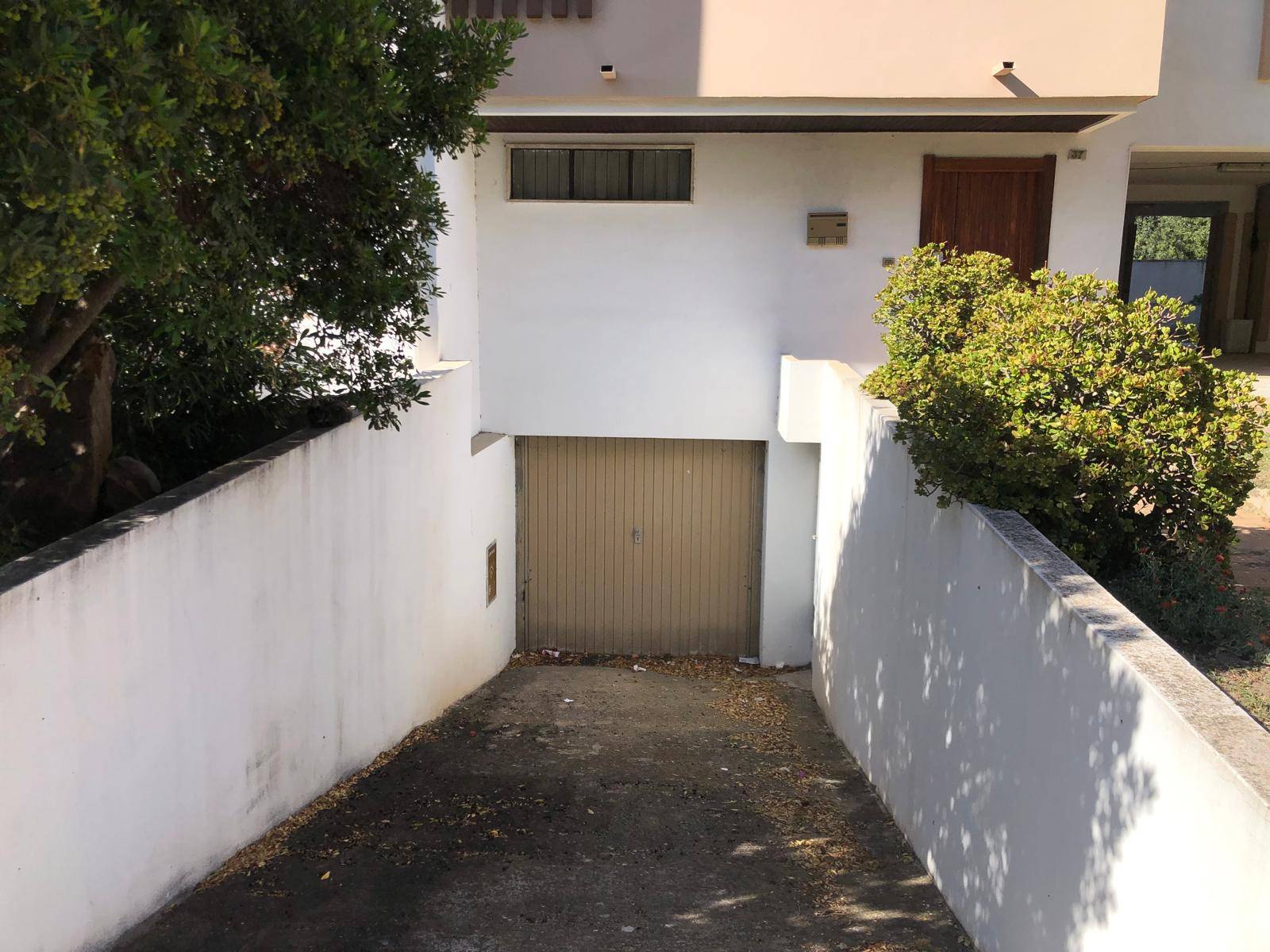 Magazzino in vendita a Cagliari, Fonsarda