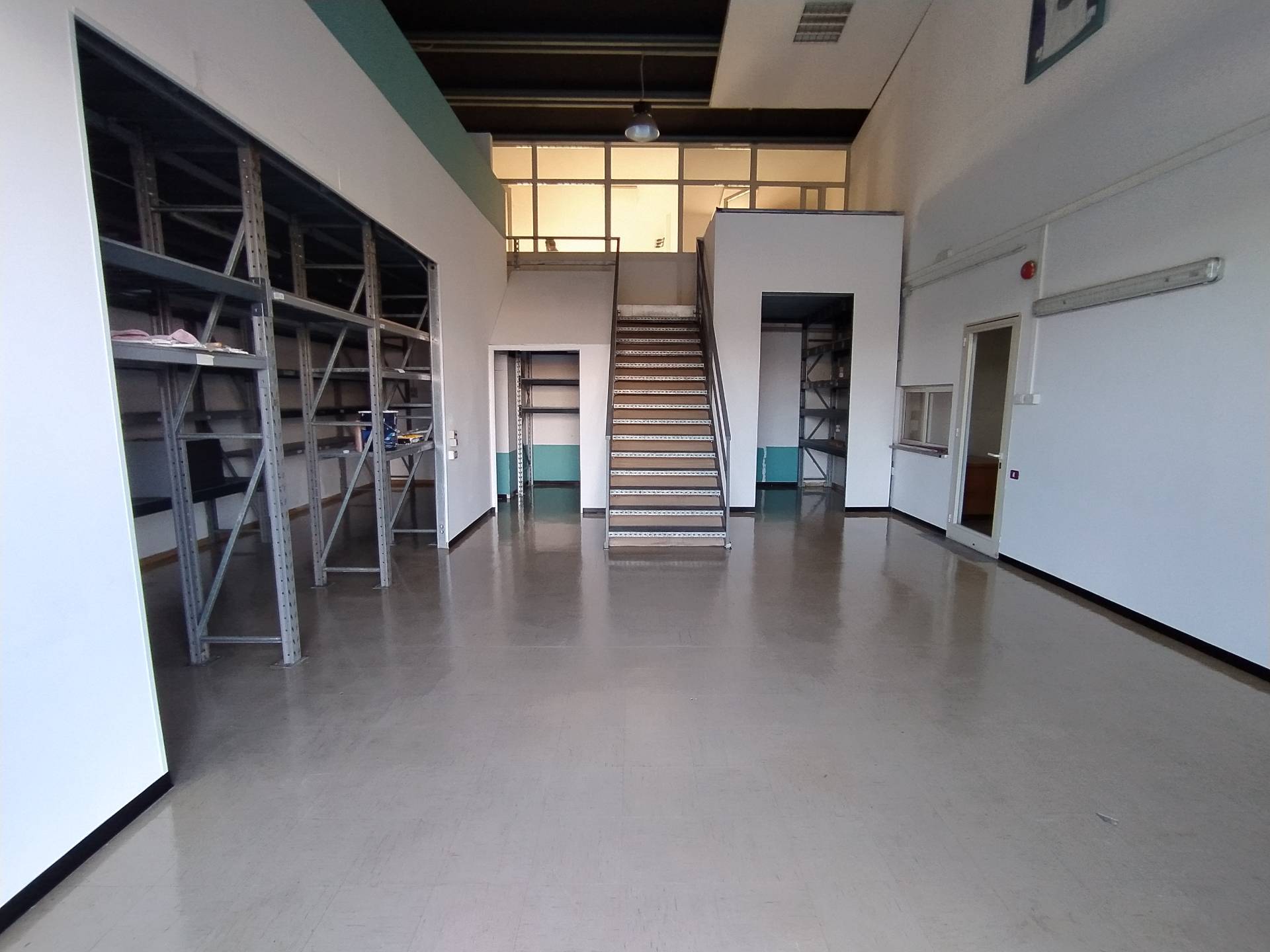 Locale Artigianale in vendita a Cagliari, Is Mirrionis