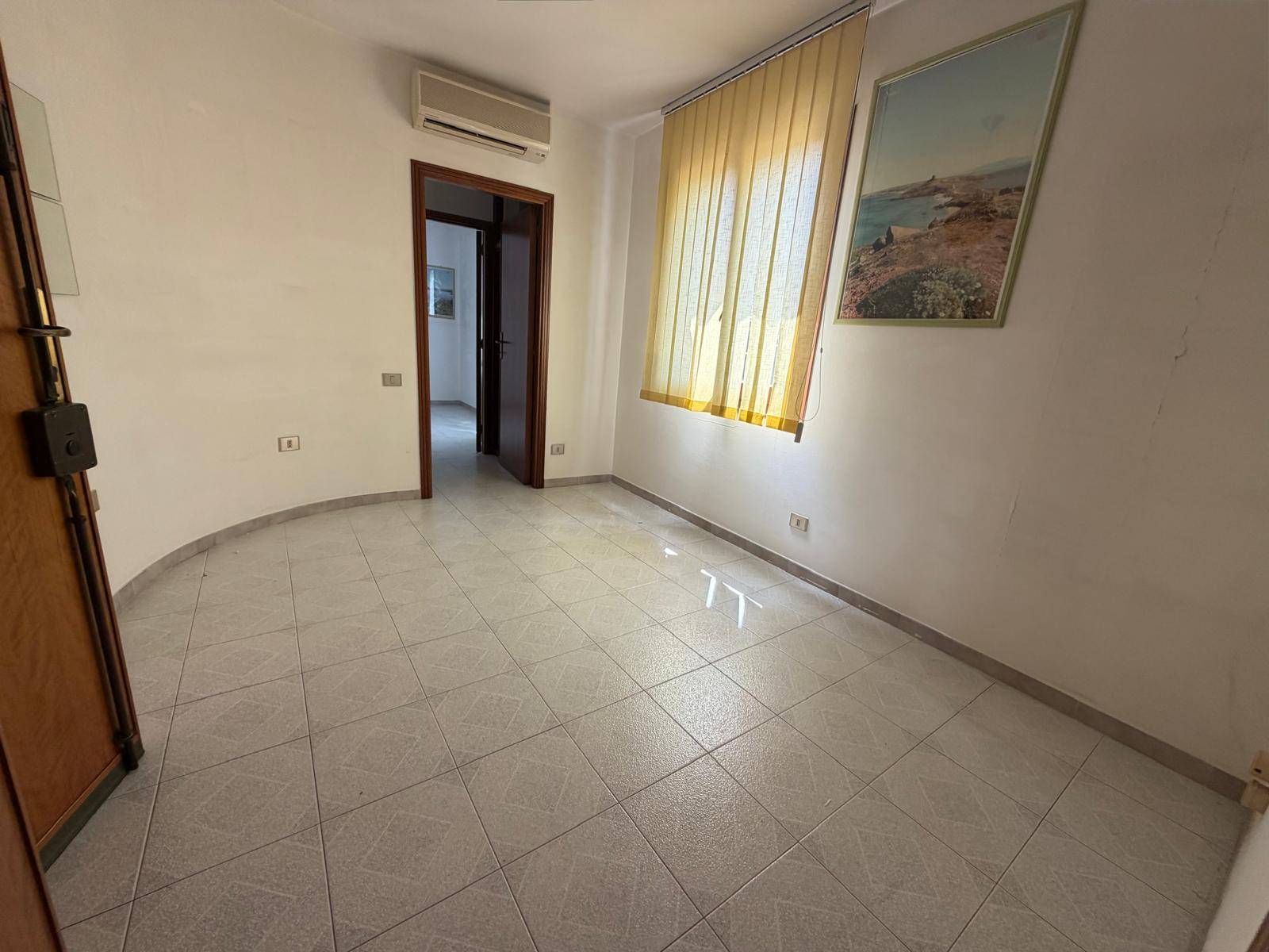 Studio/Ufficio in affitto a Quartu Sant'Elena, Centro Storico