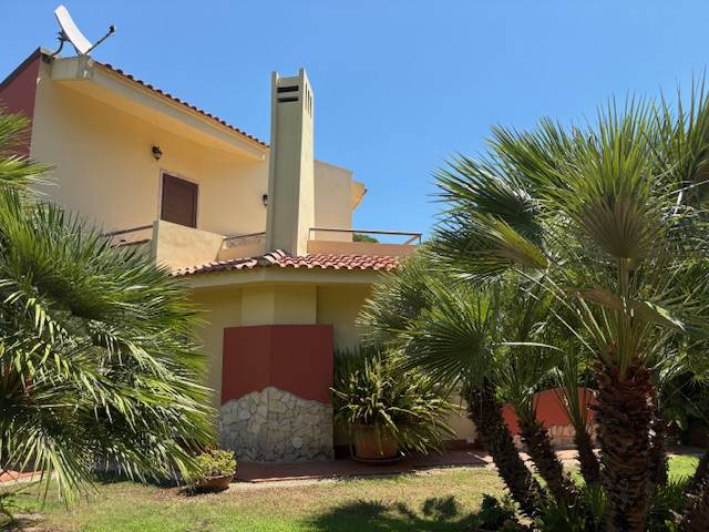 Villa Bifamiliare in vendita a Pula