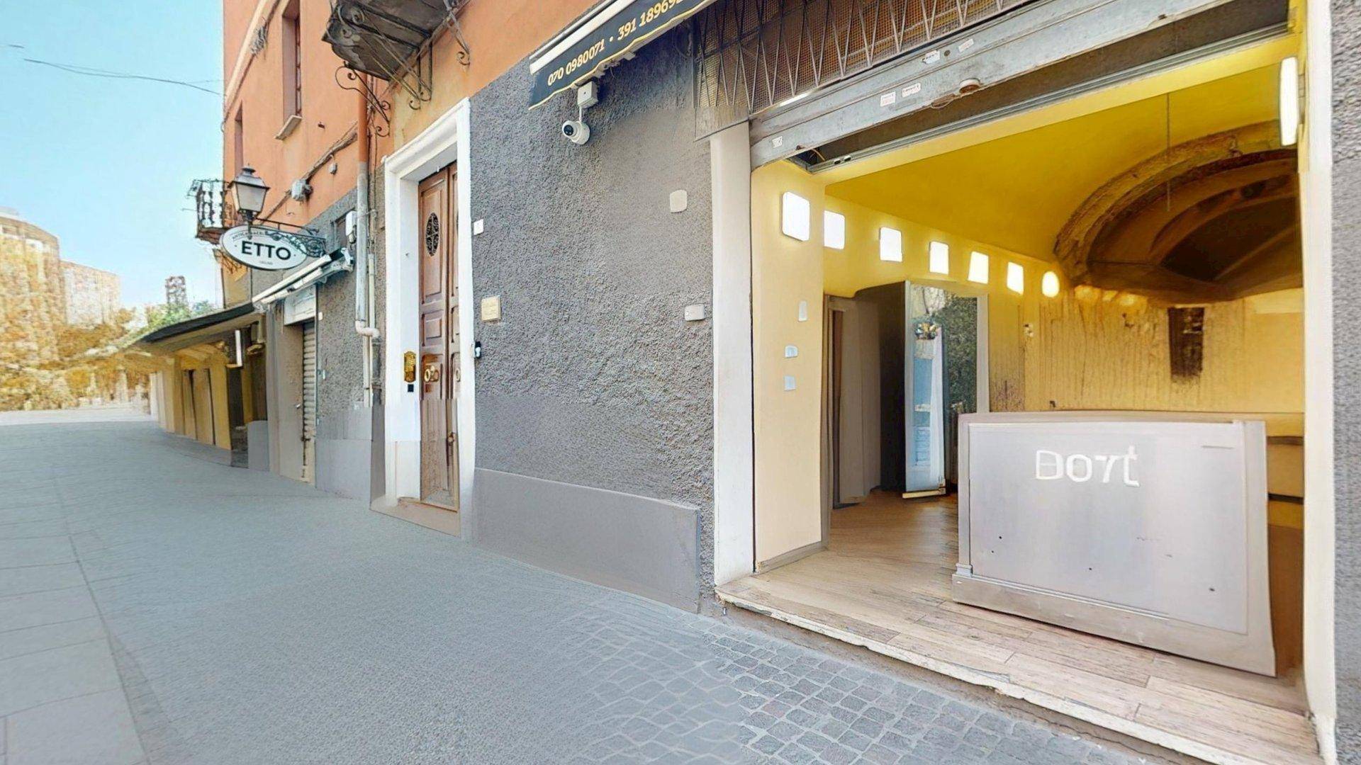 Locale commerciale in vendita a Cagliari, Stampace