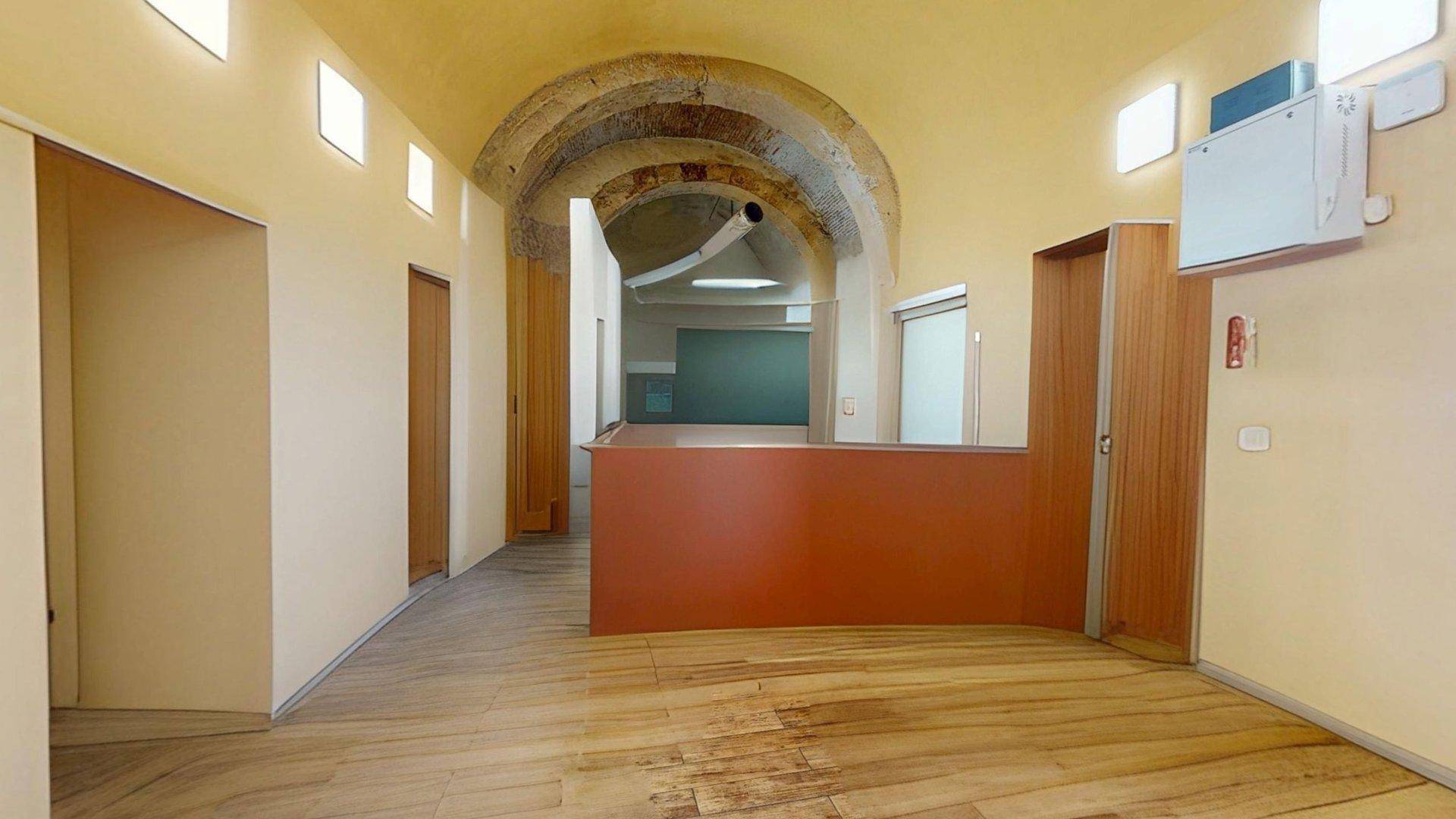 Locale commerciale in vendita a Cagliari, Stampace