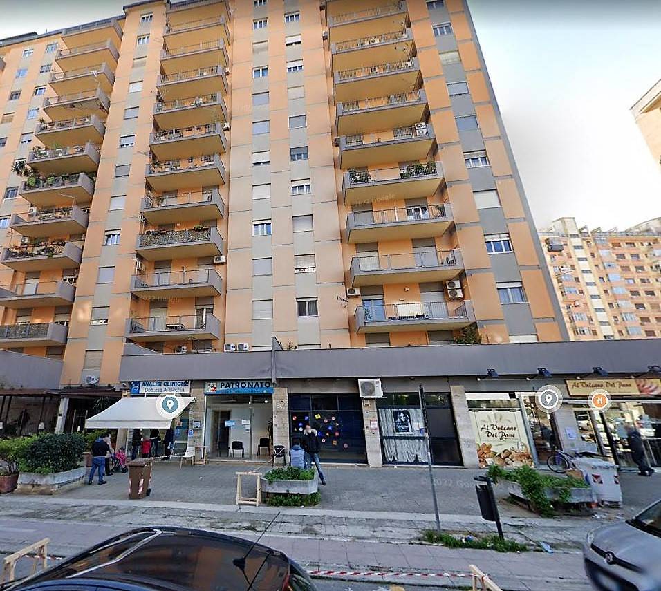 Locale commerciale in affitto a Palermo, Palagonia