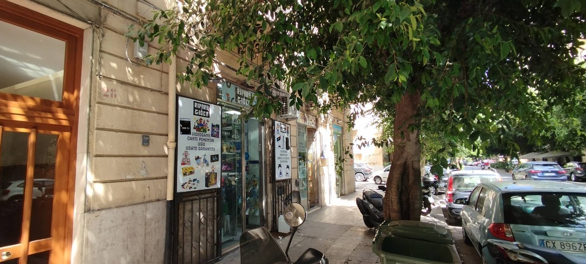 Locale commerciale in vendita a Palermo, Dante