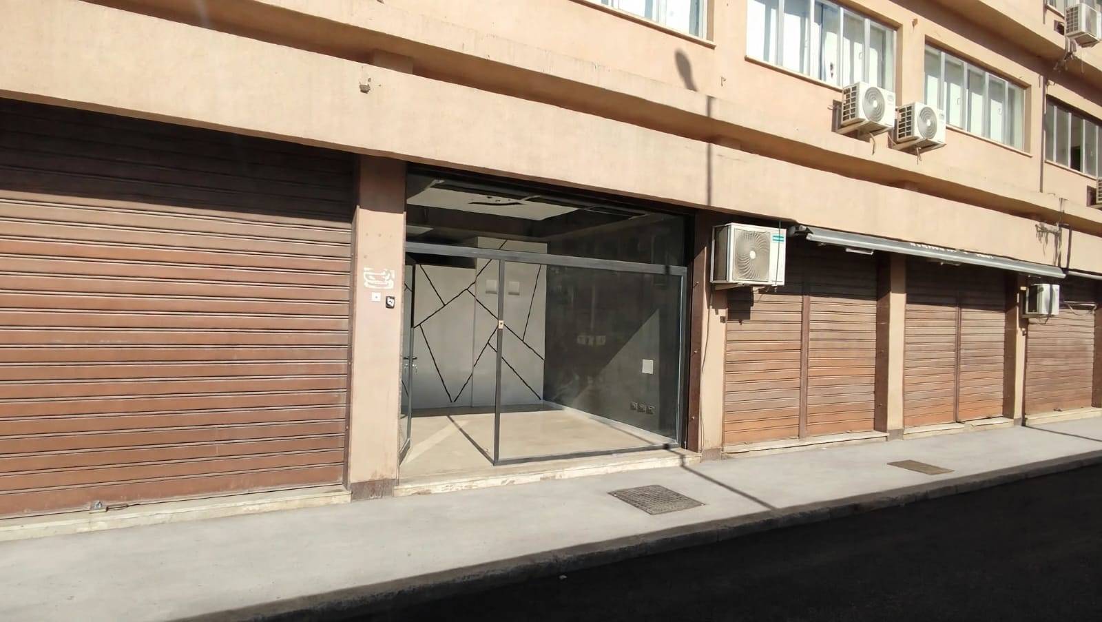 Locale commerciale in vendita a Palermo, Malaspina