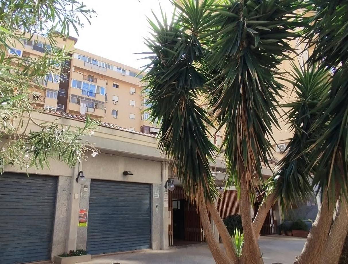 Locale commerciale in vendita a Palermo, Galilei