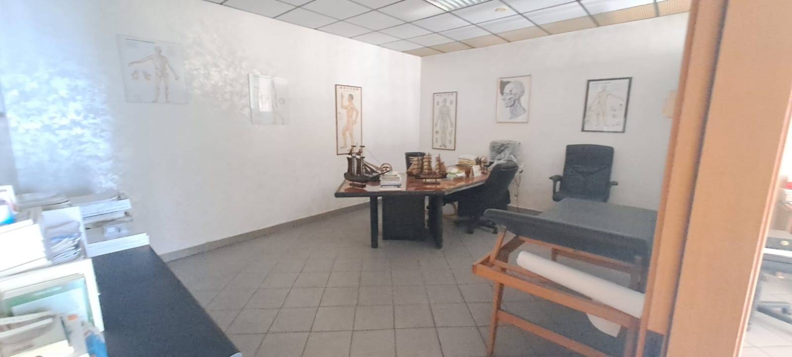 Locale commerciale in vendita a Albano Laziale, Pavona