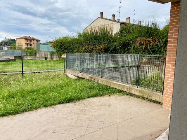 Appartamento con Giardino in vendita a Carnate, Stazione