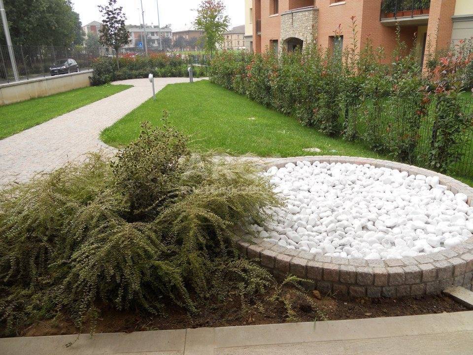 Appartamento con Giardino in vendita a Carnate, Stazione