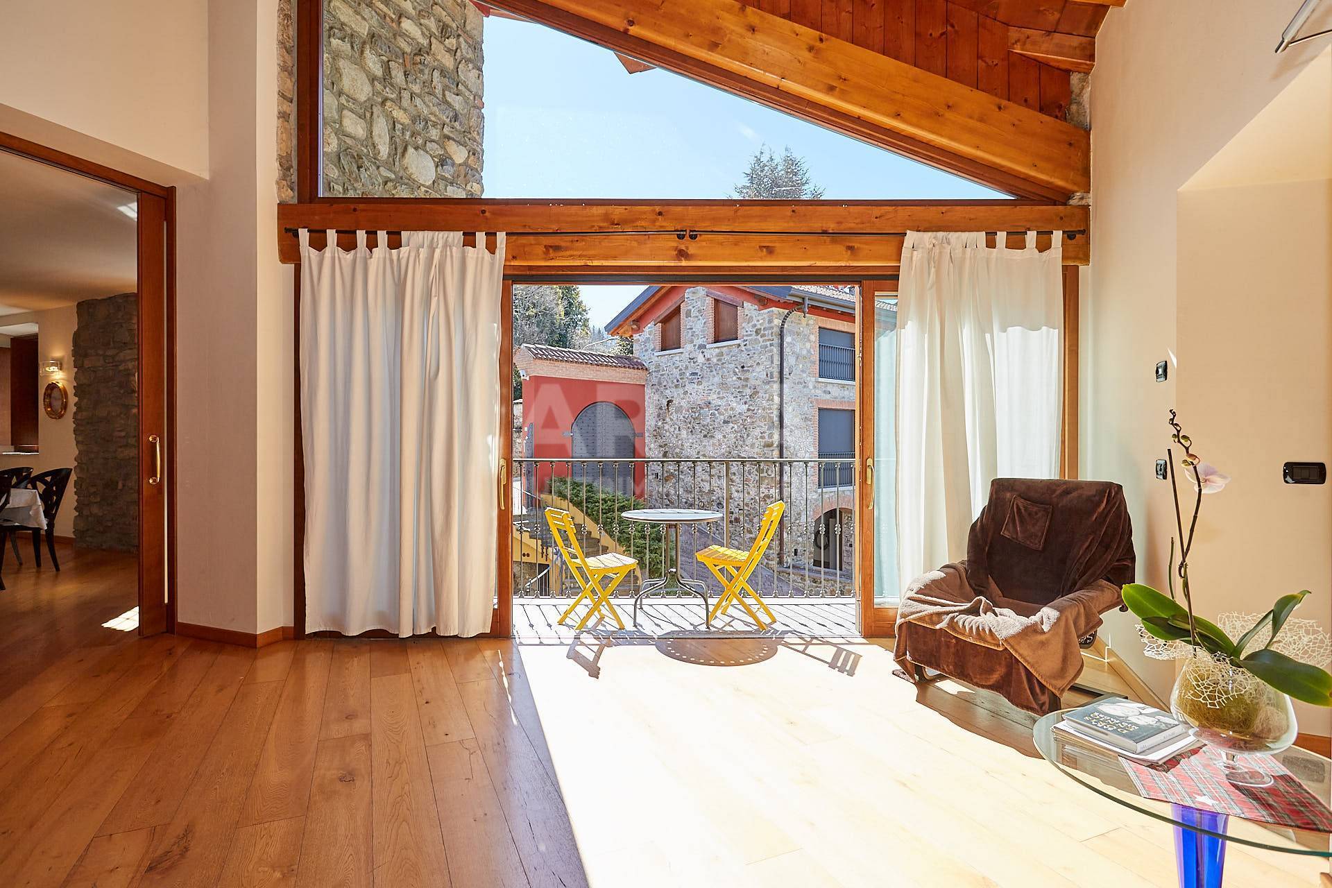 Villa in vendita a Dolzago