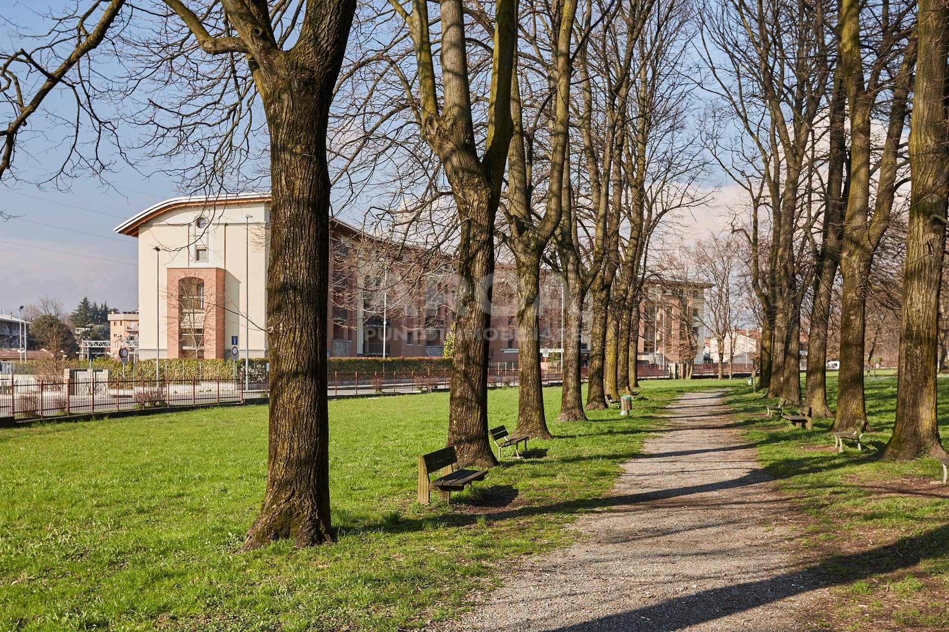 Appartamento con Giardino in vendita a Carnate, Stazione