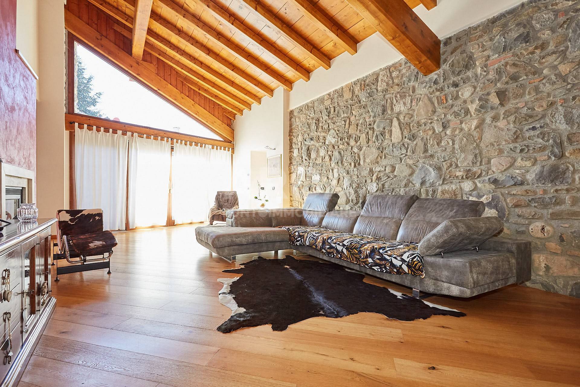 Villa in vendita a Dolzago