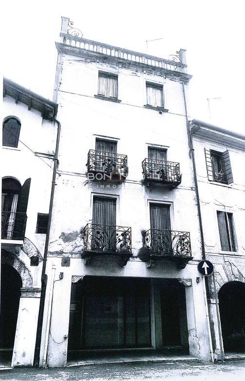 Stabile/Palazzo in vendita a Treviso