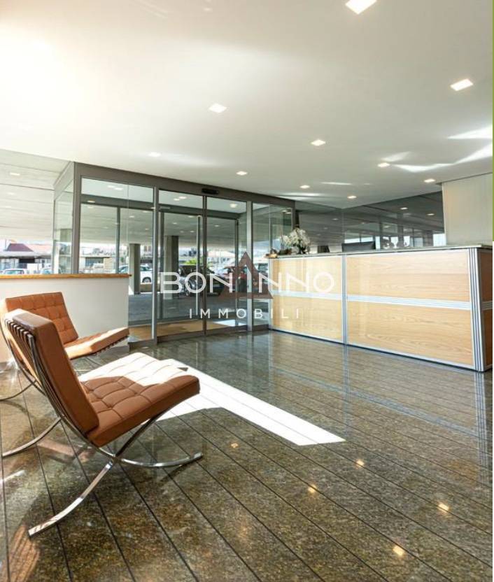 Direzionale in vendita a Albenga