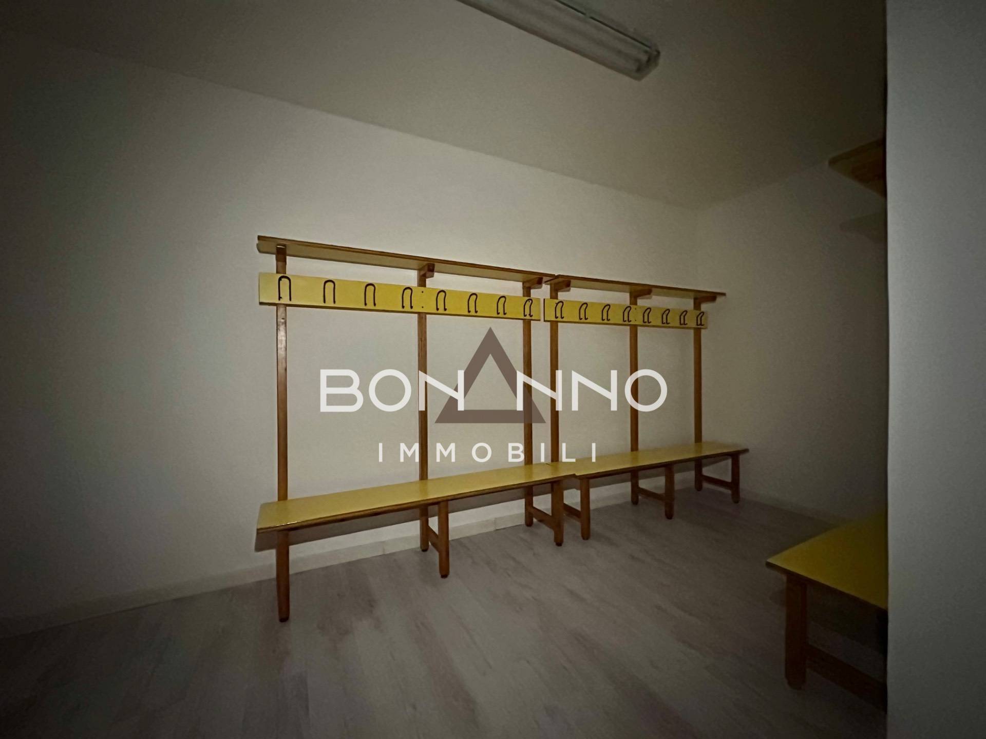 Locale commerciale in vendita a Camposampiero