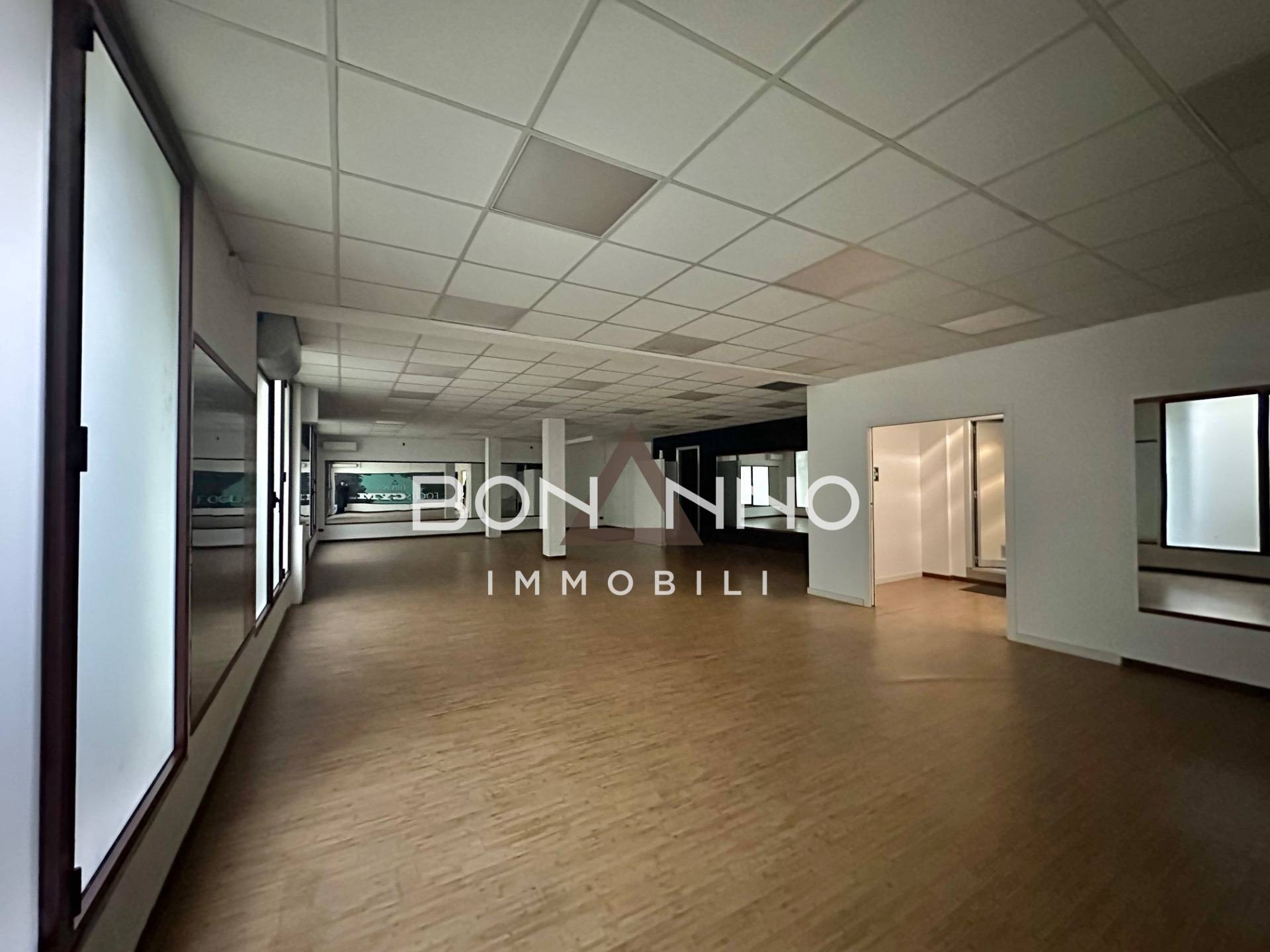 Locale commerciale in vendita a Camposampiero