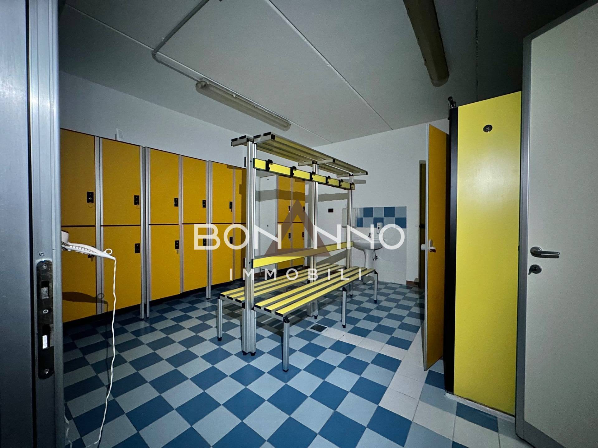 Locale commerciale in vendita a Camposampiero