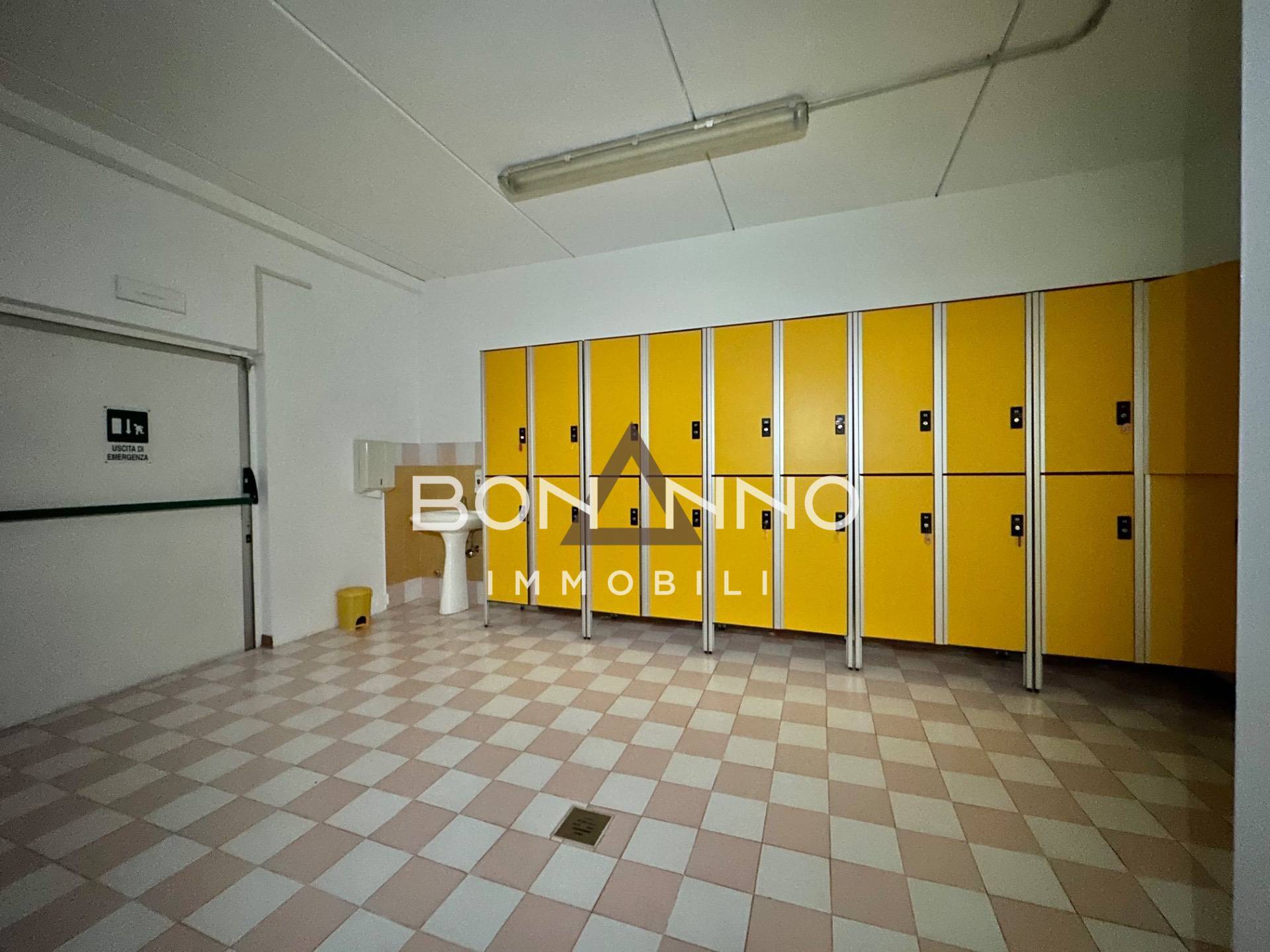 Locale commerciale in vendita a Camposampiero