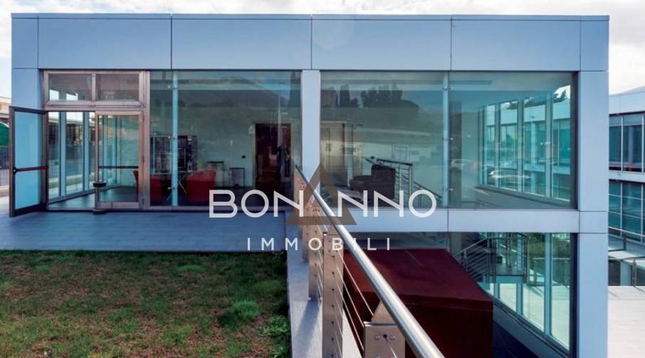 Direzionale in vendita a Albenga