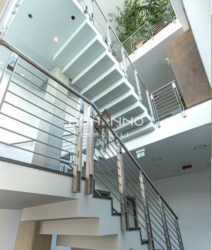 Direzionale in vendita a Albenga