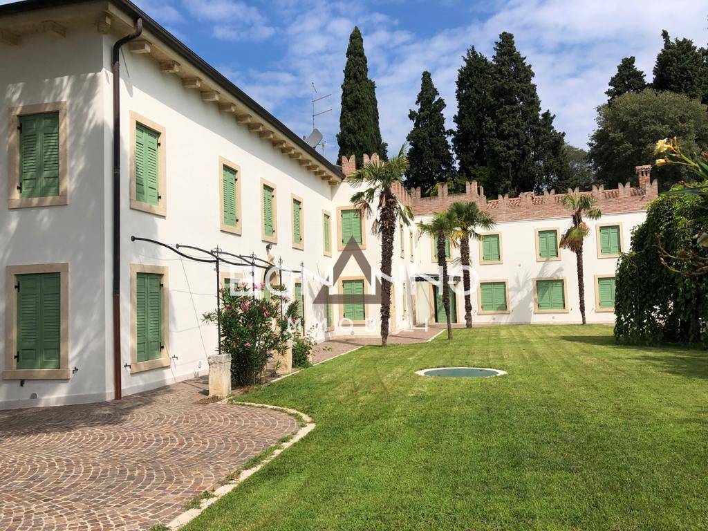 Villa in vendita a Verona